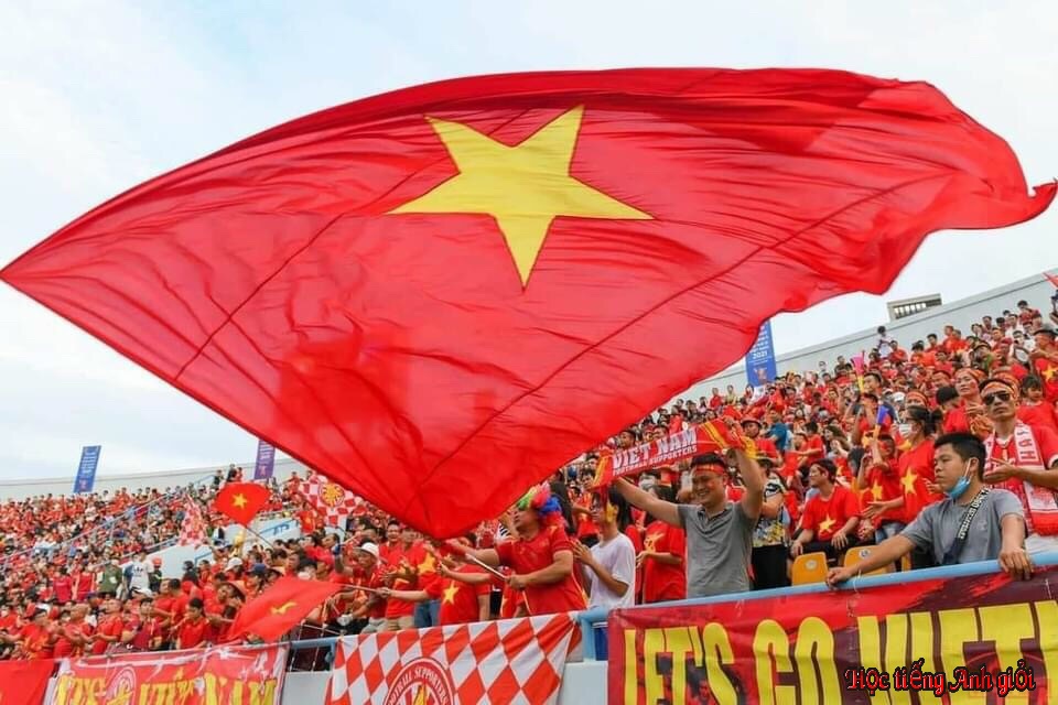 Red flag with a yellow star- bản dịch của từ cờ đỏ sao vàng trong tiếng Anh.